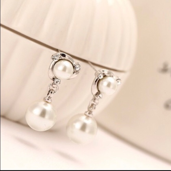 NEW!💙💎MODERN! PEARL LOOK💍SPARKLING CZ DROPS💎💙 - Picture 2 of 8